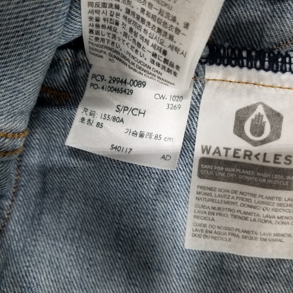 Levi's | NWT Ex-Boyfriend Trucker Denim Jacket - Picture 9 of 9